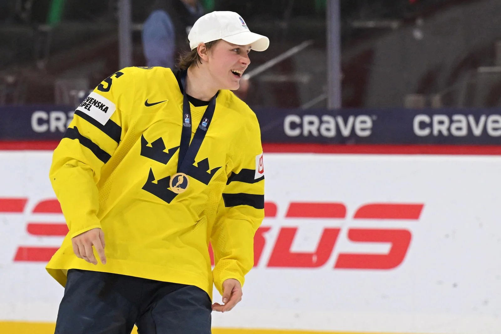 Ivar Stenberg’s Performance Solidifies His Case for the 2026 NHL Draft’s Top Spot