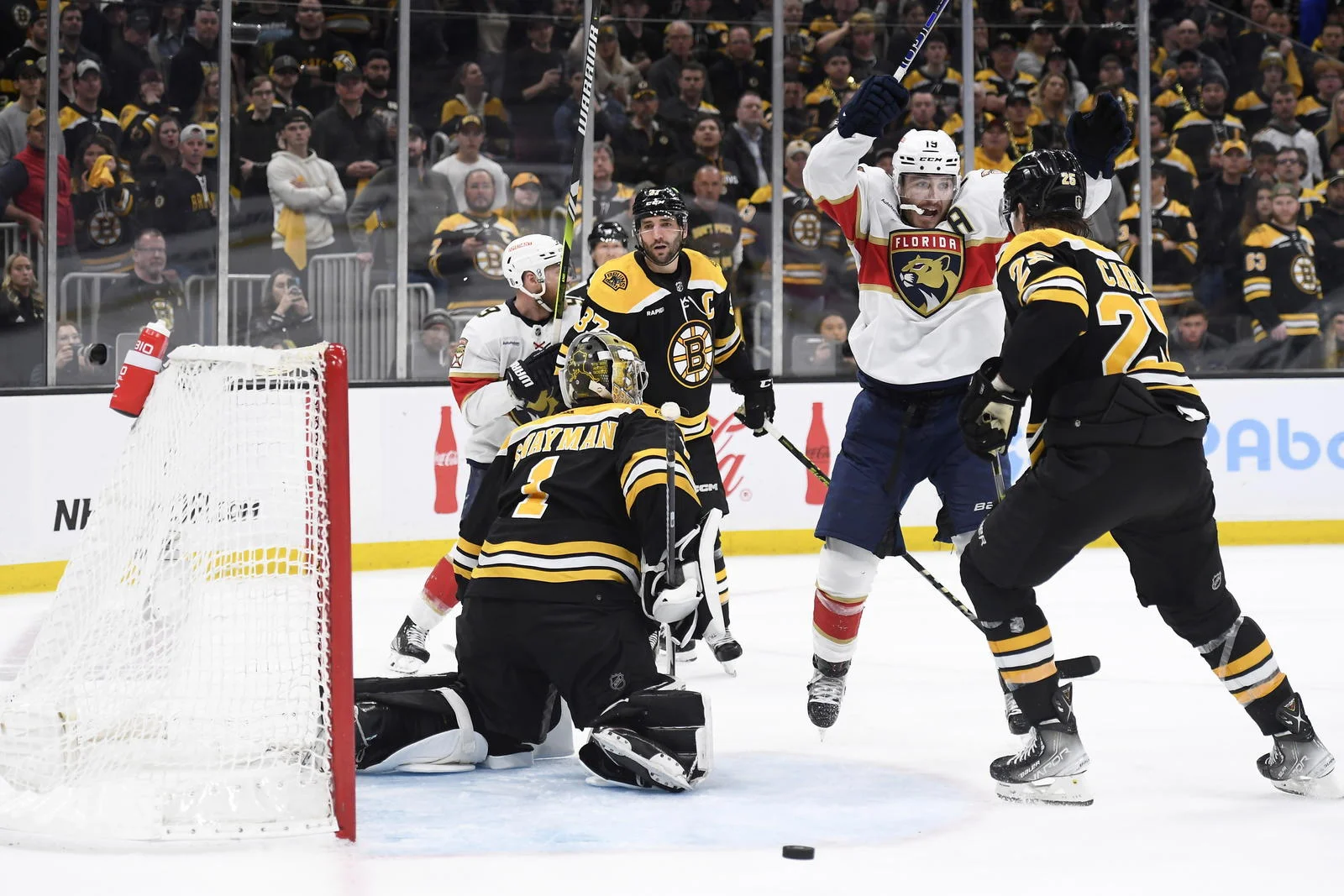 The Florida Panthers eliminated the record-breaking Boston Bruins in 2023 after being 3-1 down in the series. (Bob DeChiara-Imagn Images)